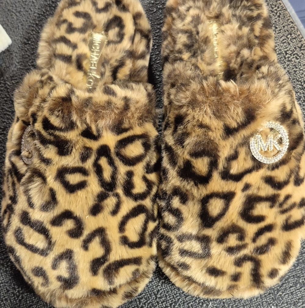 MK Slippers